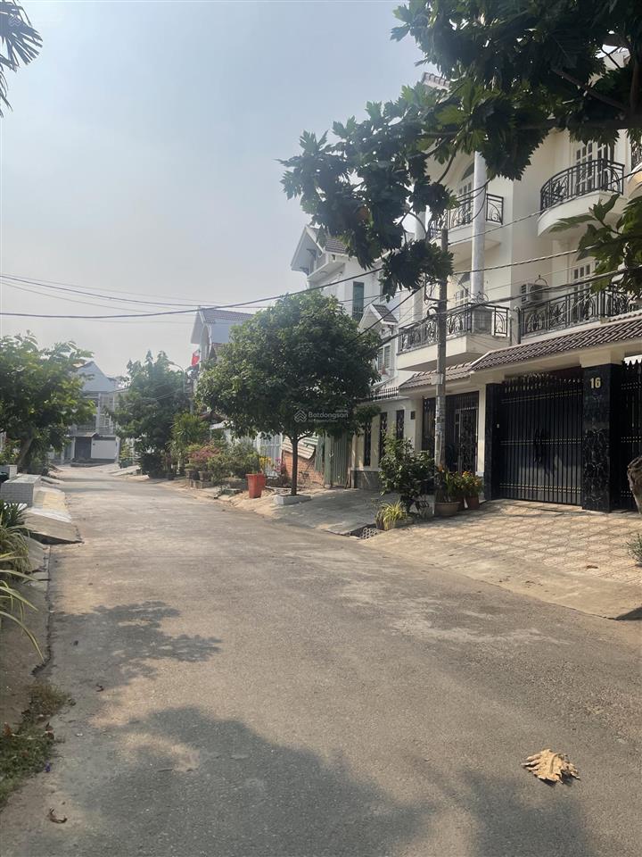 Chính chủ cần bán lô đất nền mt đường số 5 kế bên đs 10, khu dân cư phong phú 5, dt 136,5m2, shr