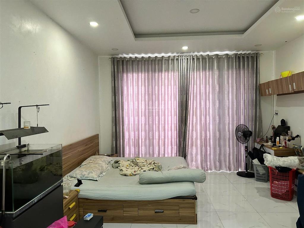 Bán nhà 4 tầng, khu dân cư phong phú 5. dt 4,5x18m, sổ hồng hoàn công đủ