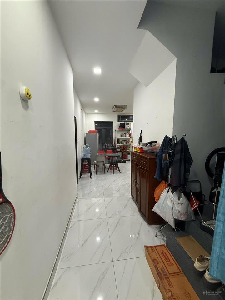 11,7 tỷ. cần bán căn nhà đối diện công viên phúc lộc thọ, kdc phong phú 5. dt 136,5m2, sh riêng