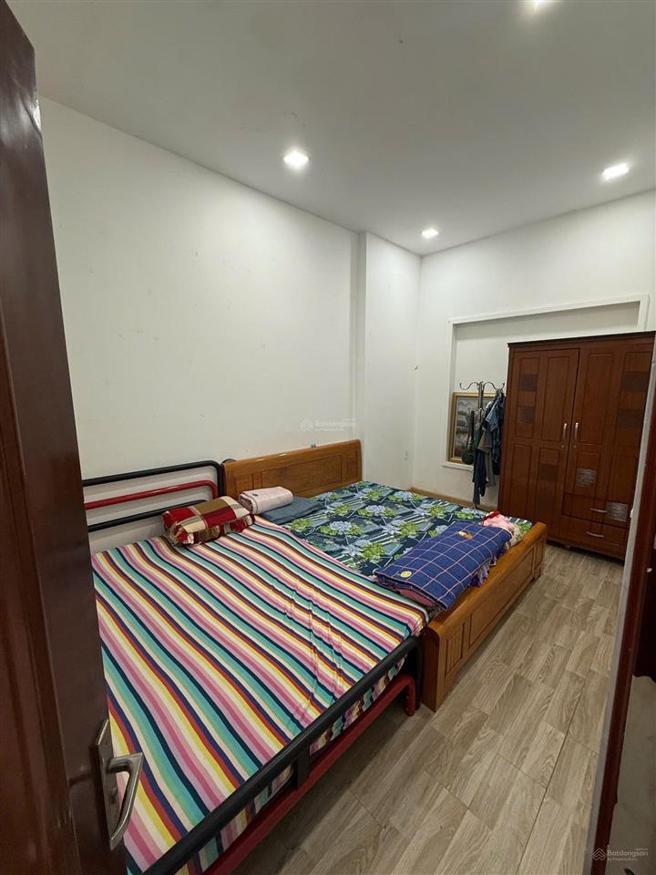 11,7 tỷ. cần bán căn nhà đối diện công viên phúc lộc thọ, kdc phong phú 5. dt 136,5m2, sh riêng