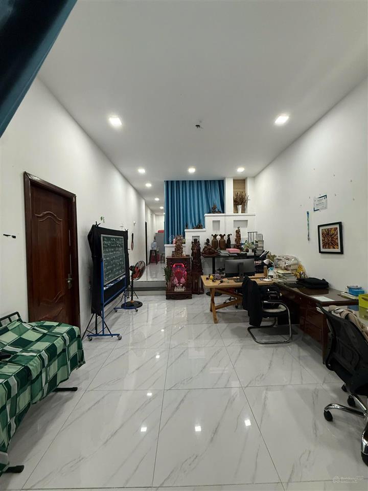11,7 tỷ. cần bán căn nhà đối diện công viên phúc lộc thọ, kdc phong phú 5. dt 136,5m2, sh riêng