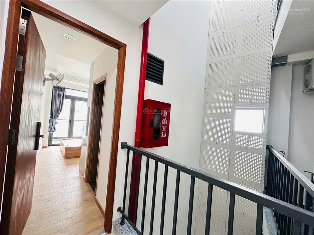 Tòa căn hộ dịch vụ 7 tầng 10x28(354m2) phan văn trị bình thạnh có 103 phòng thu nhập 500triệu/tháng
