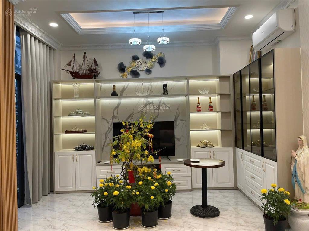 Bán nhà phố vinhomes grand park đang cho thuê 70 triệu/ tháng, full nội thất luxury giá 29 tỷ