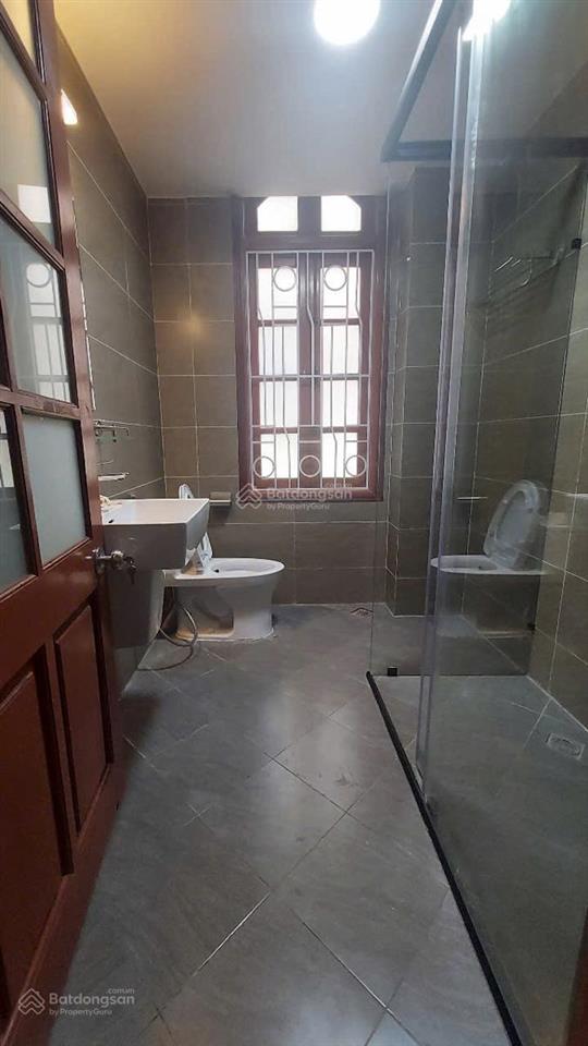Chủ bán gấp nhà cầu giấy 83m2  oto tránh vỉa hè 2 bên  ở hay đầu tư đều quá rẻ ( ~ 300 tr/m2 )