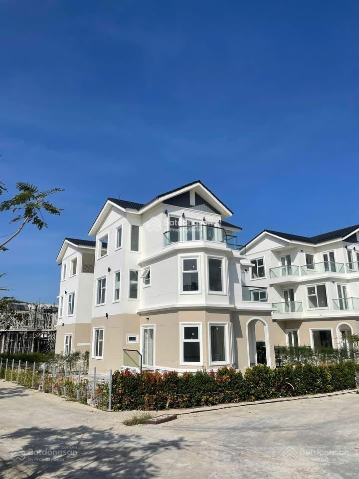 Duy nhất căn biệt thự đơn lập 320 m2, tại bhdi bãi dài, cam ranh, sở hữu lâu dài  0353 346 ***.