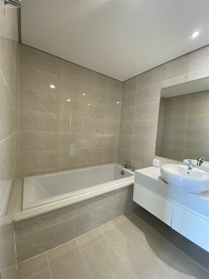 Bán ch 2pn tại cc vinhomes gardenia hàm nghi  0982 402 ***