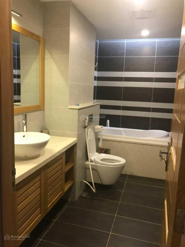 Cho thuê cc thăng long number one dt 87m2, 2 ngủ full đồ.  0982 402 ***