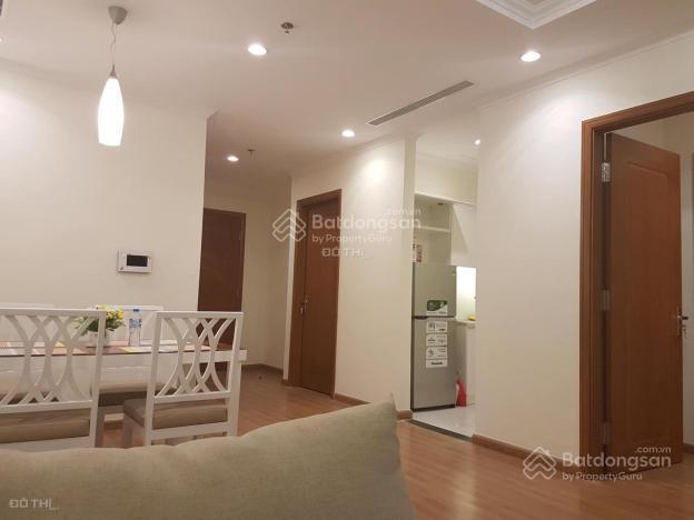 Cho thuê gấp căn 2 ngủ đủ đồ chung cư vinhomes nguyễn chí thanh  0982 402 ***