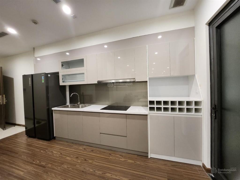 Cho thuê căn hộ vinhomes westpoint 4 ngủ dt 137m2 full nội thất đẹp  0982 402 ***