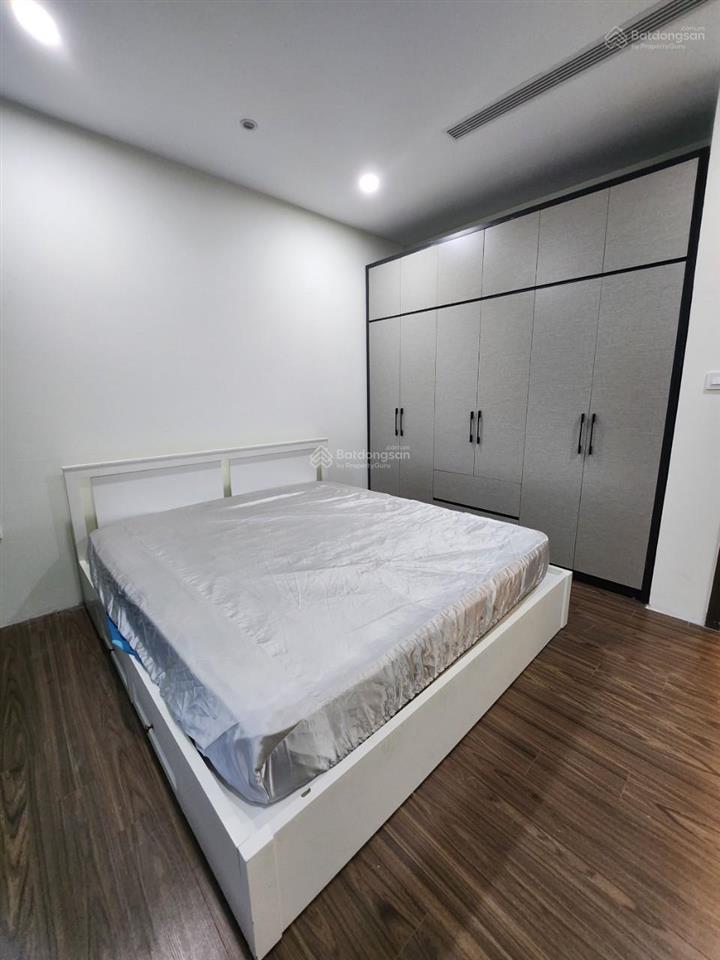 Cho thuê căn hộ vinhomes westpoint 4 ngủ dt 137m2 full nội thất đẹp  0982 402 ***