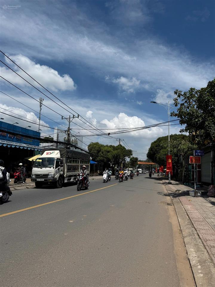 Bán nhà mặt tiền cmt8 bd, gần chợ phú văn, dt 10x20m, kd cho thuê, giá bán 13.9 tỷ 0868 914 *** nga