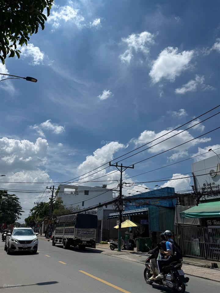 Bán nhà mặt tiền cmt8 bd, gần chợ phú văn, dt 10x20m, kd cho thuê, giá bán 13.9 tỷ 0868 914 *** nga