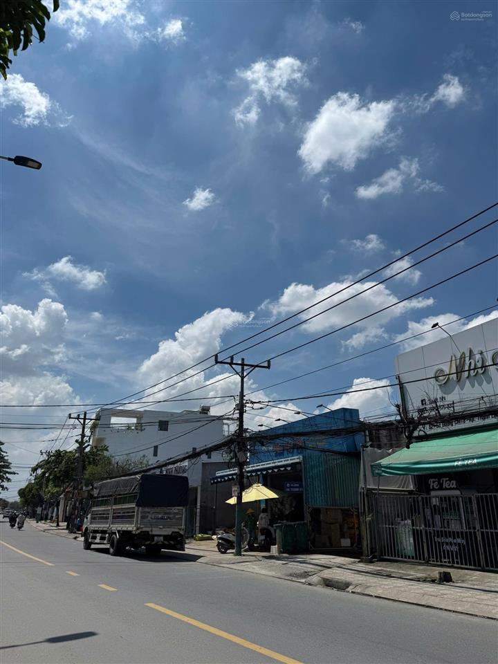 Bán nhà mặt tiền cmt8 bd, gần chợ phú văn, dt 10x20m, kd cho thuê, giá bán 13.9 tỷ 0868 914 *** nga