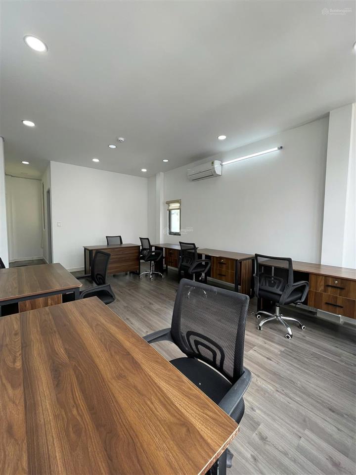 Chính chủ cho thuê văn phòng  full nội thất  35m2   0966 047 ***
