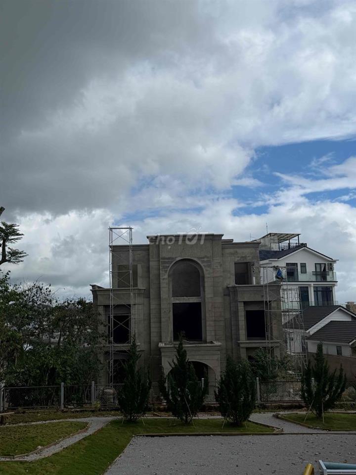 Bán Nhà Đất Hoàn Thiện Thô hẽm Phù Đổng Thiên Vương Đà Lạt - Sổ Sẵn