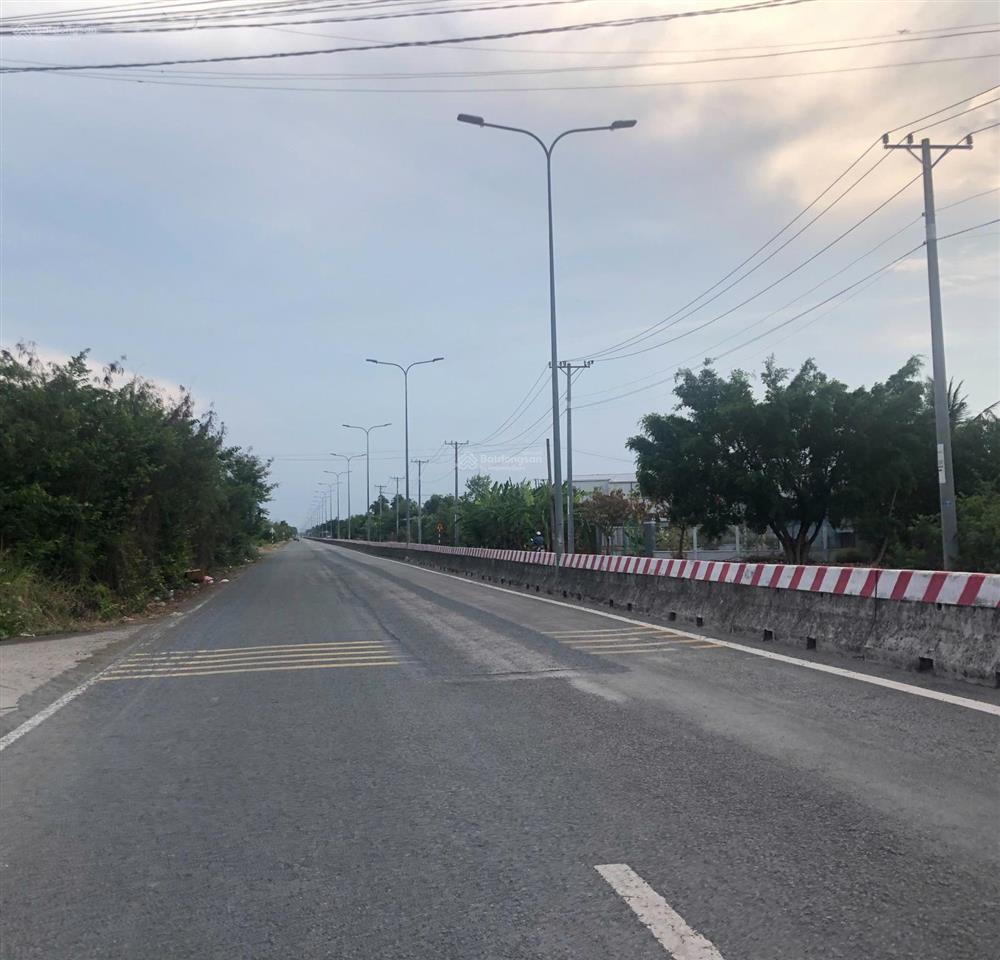 Bán gấp 1850m2 đất lúa mặt tiền đt 830 ngay ngã tư chợ trạm