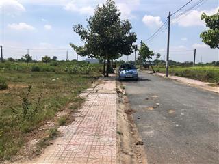 Chủ kẹt bán gấp nền đất kdc 83m2 giá 670 triệu