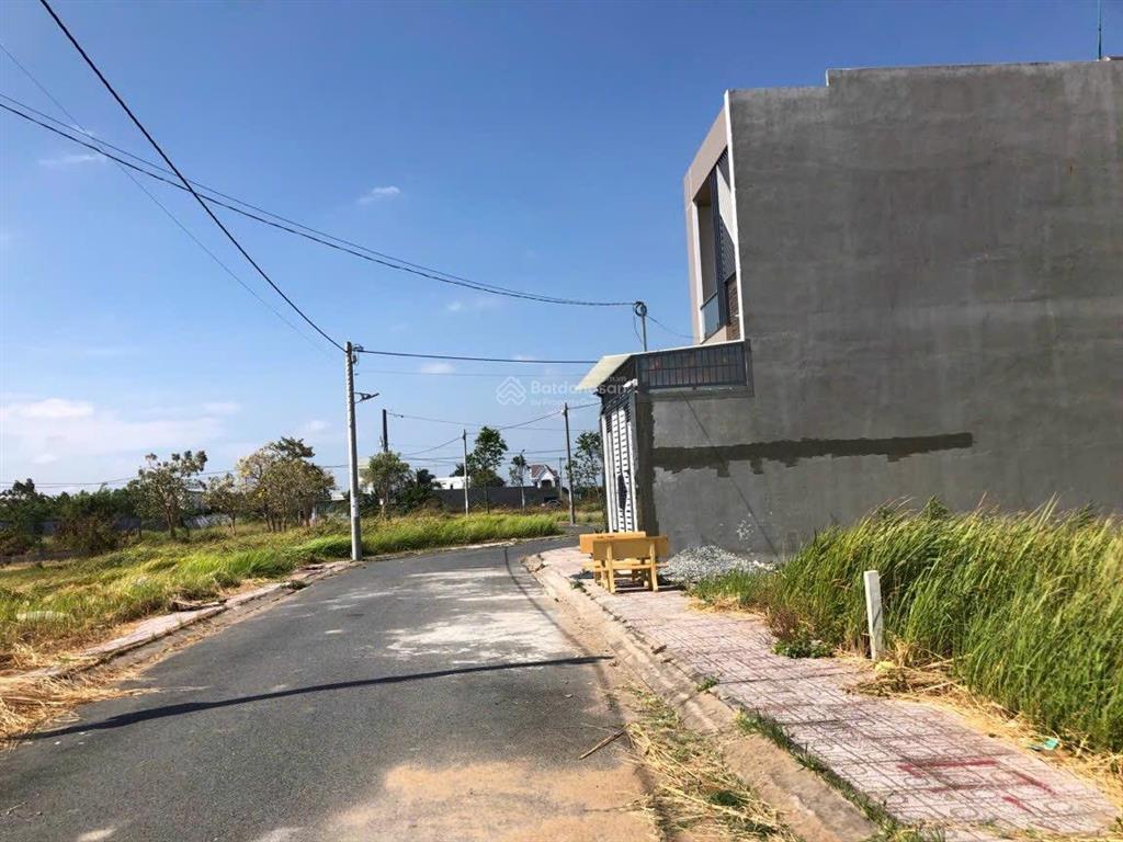 Chủ hạ giá bán nhanh nền đối diện căn nhà, kdc ecotow phước đông