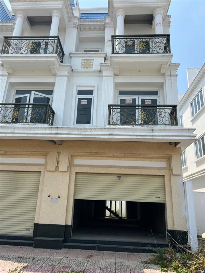 Chính chủ tôi bán nhanh căn shophouse mặt tiền đẹp tại kcn hải sơn, giá chỉ 3,6 tỷ