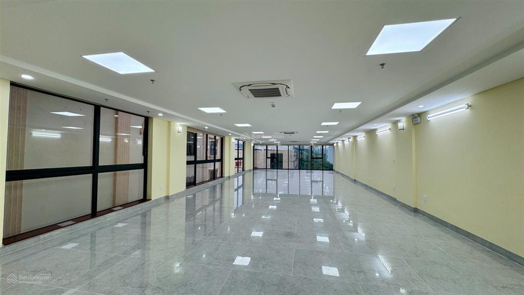Cho thuê tòa văn phòng mặt phố mỹ đình  nam từ liêm  diện tích 242m2 xây 8 tầng, thông sàn