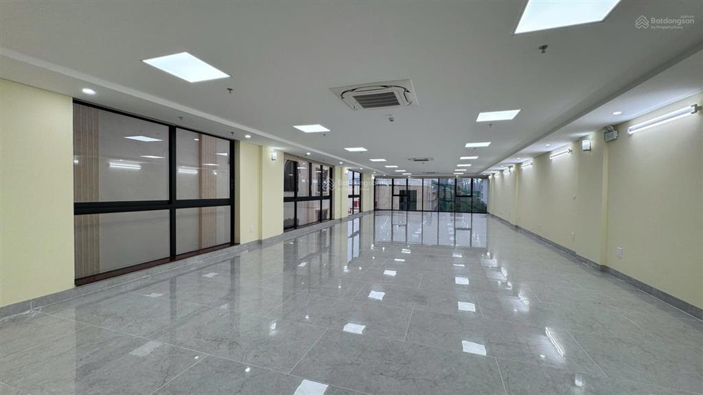 Cho thuê tòa văn phòng mặt phố mỹ đình  nam từ liêm  diện tích 242m2 xây 8 tầng, thông sàn