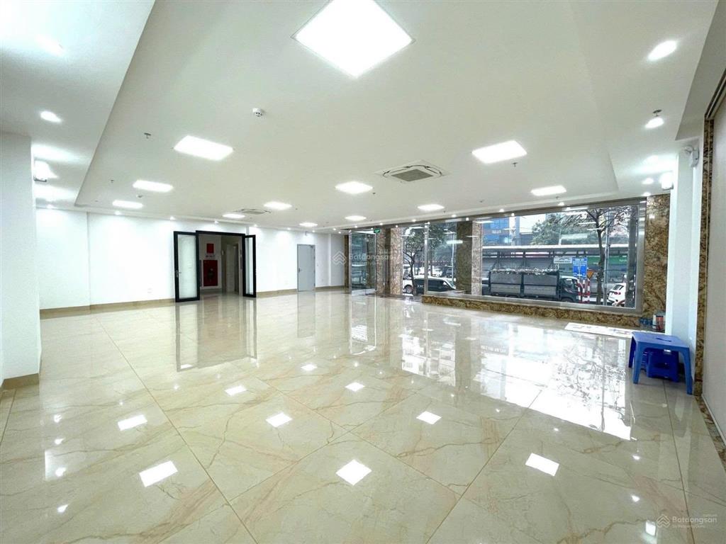 Cho thuê tòa văn phòng mặt phố lê trọng tấn  hà đông  dt 200m2 xây 8 nổi & 1 hầm, mt 16m