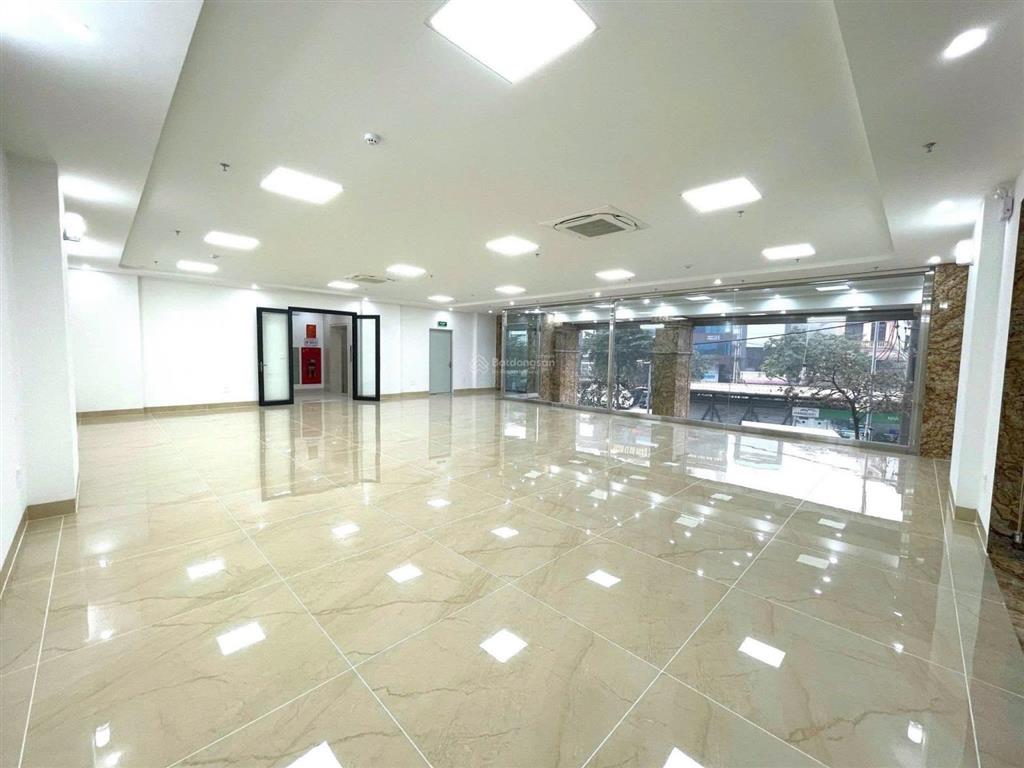Cho thuê tòa văn phòng mặt phố lê trọng tấn  hà đông  dt 200m2 xây 8 nổi & 1 hầm, mt 16m