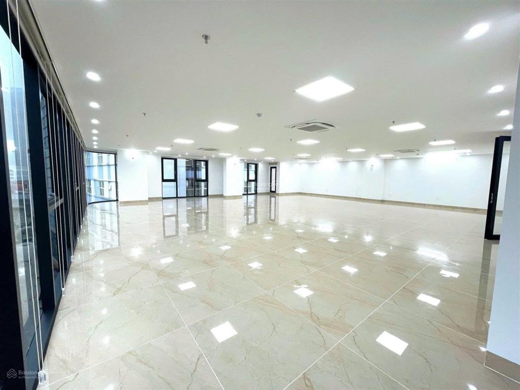 Cho thuê tòa văn phòng mặt phố lê trọng tấn  hà đông  dt 200m2 xây 8 nổi & 1 hầm, mt 16m