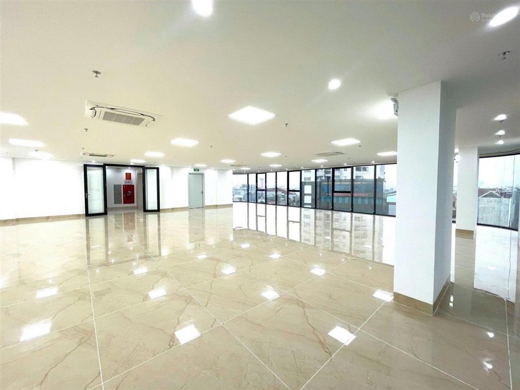 Cho thuê tòa văn phòng mặt phố lê trọng tấn  hà đông  dt 200m2 xây 8 nổi & 1 hầm, mt 16m