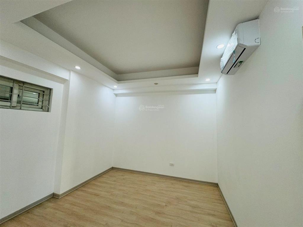 Bán căn hộ 77m, 2 ngủ, 2 vệ sinh, view hồ. gần trường tuệ đức, ban công đập thông đã làm cửa lùa