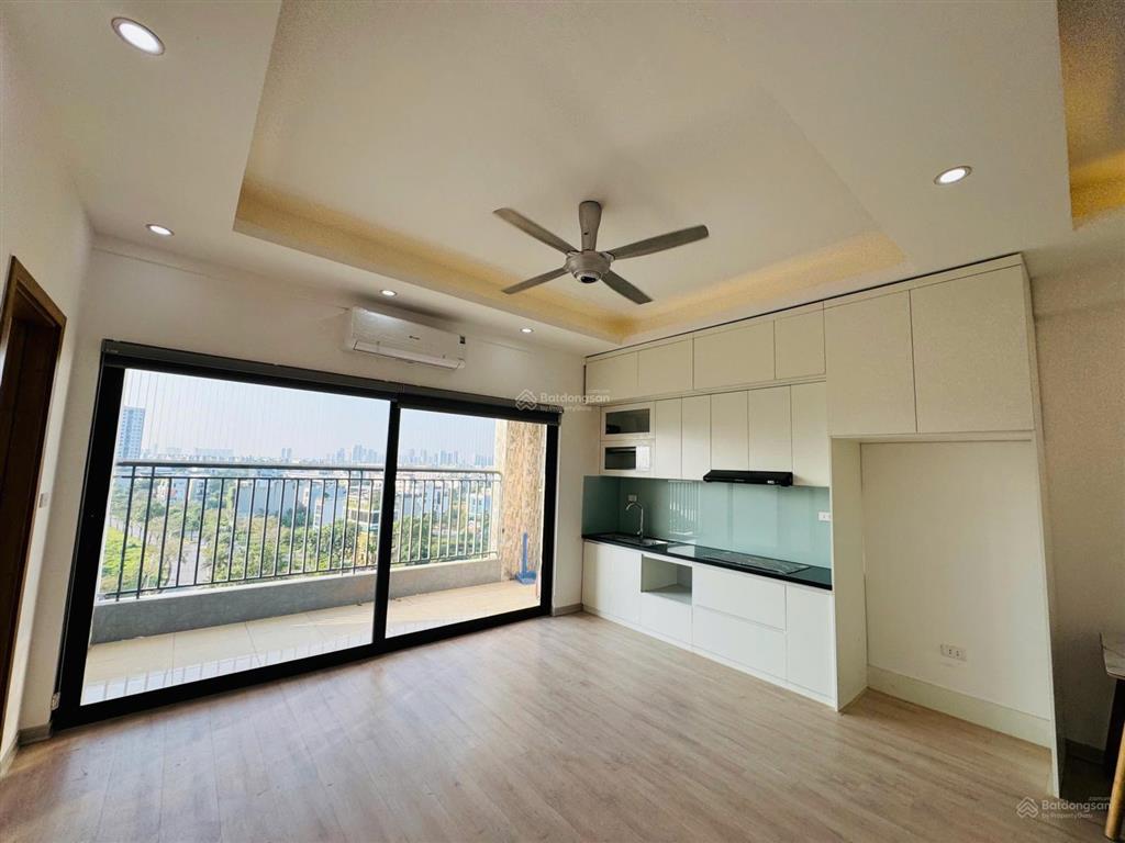 Bán căn hộ 77m, 2 ngủ, 2 vệ sinh, view hồ. gần trường tuệ đức, ban công đập thông đã làm cửa lùa