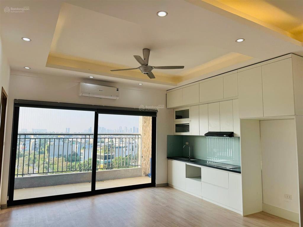Bán căn hộ 77m, 2 ngủ, 2 vệ sinh, view hồ. gần trường tuệ đức, ban công đập thông đã làm cửa lùa