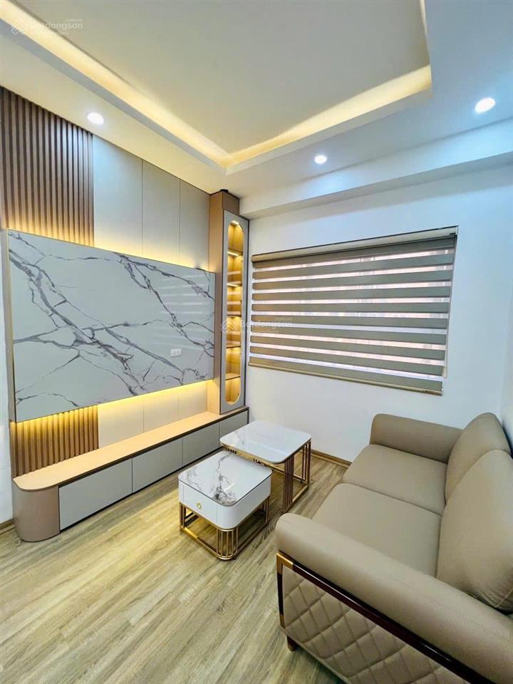 Cho thuê căn hộ 62m, 2 ngủ, 2 vệ sinh, nhà đẹp như hình. khu 11 toà