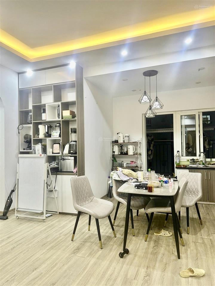Cho thuê căn gộ góc 76m, 2 ngủ, 2 vệ sinh, khu 3 toà gần trường tuệ đức. full đồ, nhà như hình