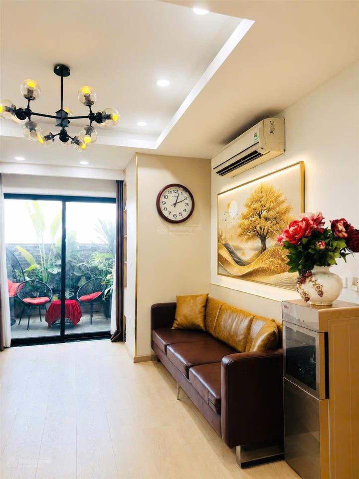 Bán căn hộ pent góc, view hồ 115m có sân vườn. vị trí siêu hiếm, nhà đẹp vào ở luôn