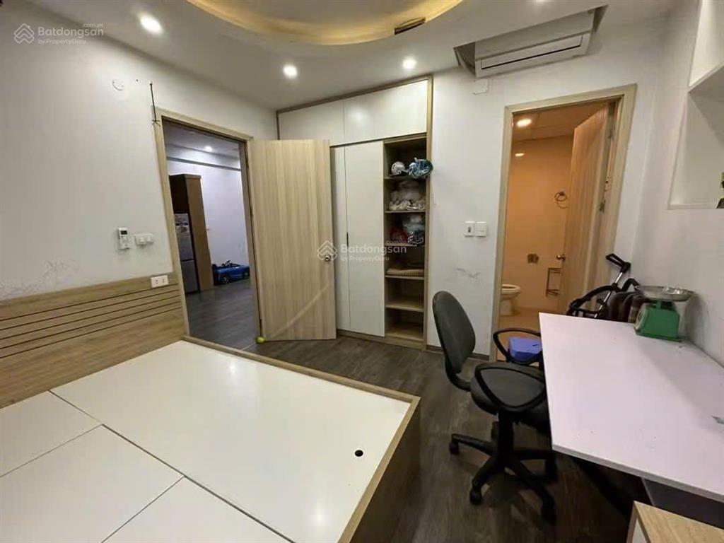Bán căn hộ 77m2, 2pn, 2 vệ sinh, view hồ. gần trường tuệ đức, ban công đập thông đã làm cửa lùa