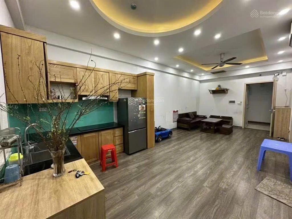 Bán căn hộ 77m2, 2pn, 2 vệ sinh, view hồ. gần trường tuệ đức, ban công đập thông đã làm cửa lùa
