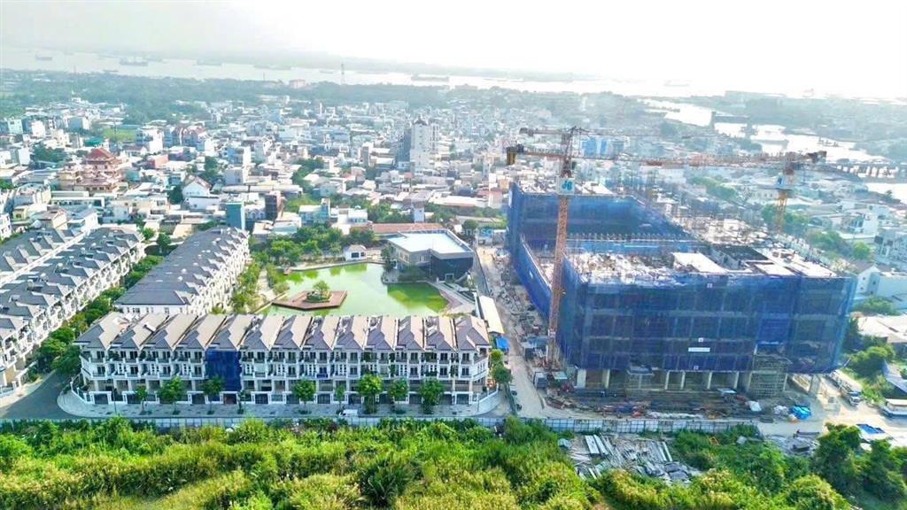 Chỉ 5,45 tỷ căn 2pn 73.7m2 view hồ the peak garden q7 kề ga metro và pmh. thương 0903 053 ***