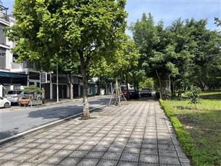Cho thuê nhà lk tt12, view công viên, foresa 8, kđt xuân phương tasco