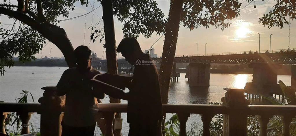 Cho thuê mặt bằng kinh doanh 350 m2  long biên  view sông  kinh doanh nhà hàng, coffee, quán ăn