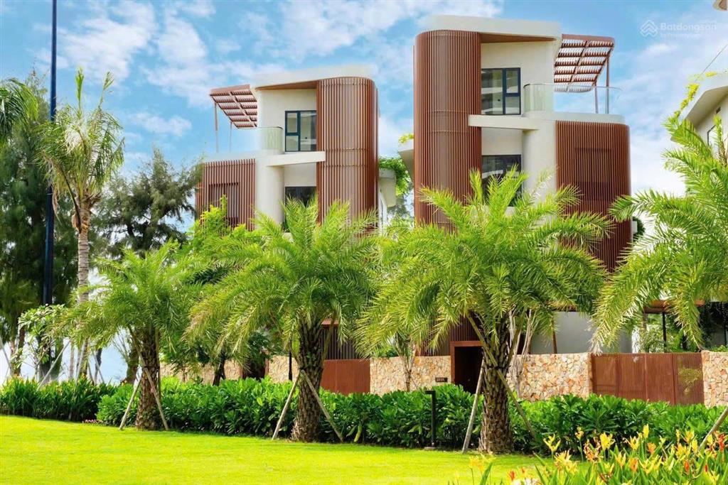 Chính chủ cần bán căn hộ charm resort long hải.
giá tốt nhất thị trường chỉ duy nhất 1 căn