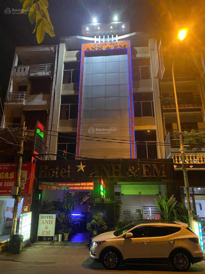 Cần bán khách sạn mặt tiền trung tâm quận 12 đang khai thác ổn định gần 20