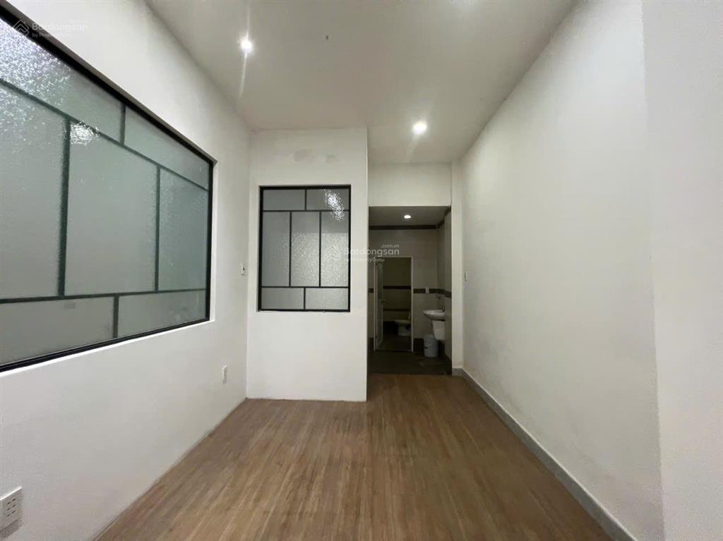 Chính chủ cho thuê nhà mặt tiền số 30 đường nguyễn đình chính, phú nhuận, giá chỉ 39 triệu/ tháng