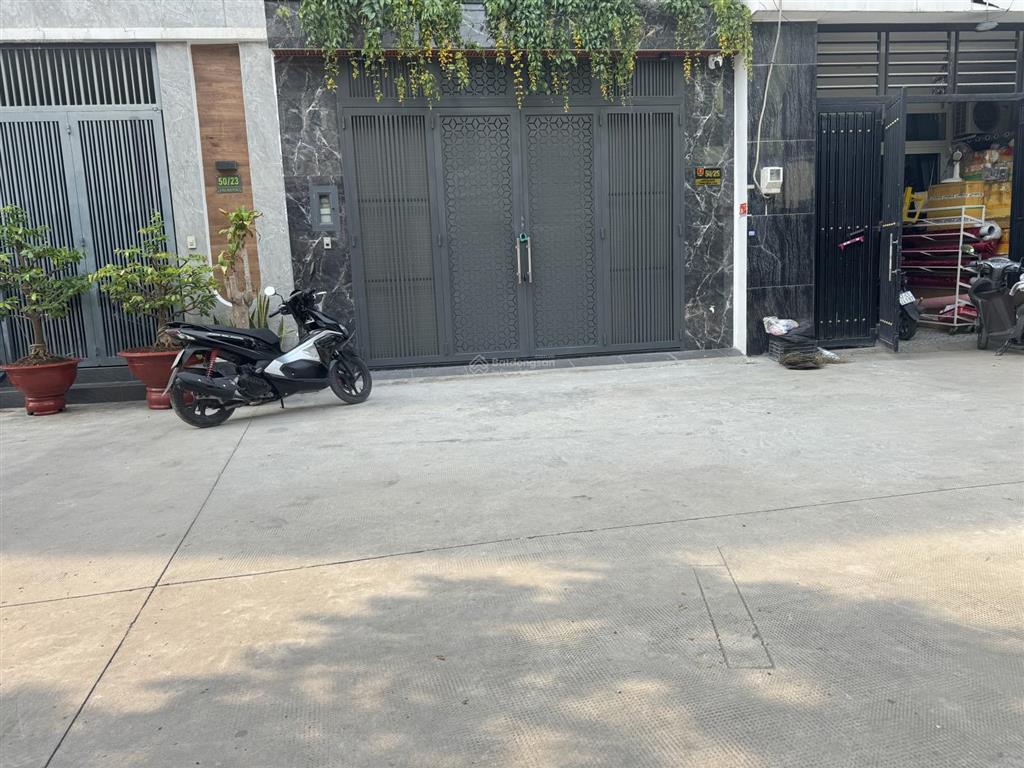 Nhà mới sổ hồng riêng ngang 5 dài 18. có thang máy. gần gò vấp ngã tư ga