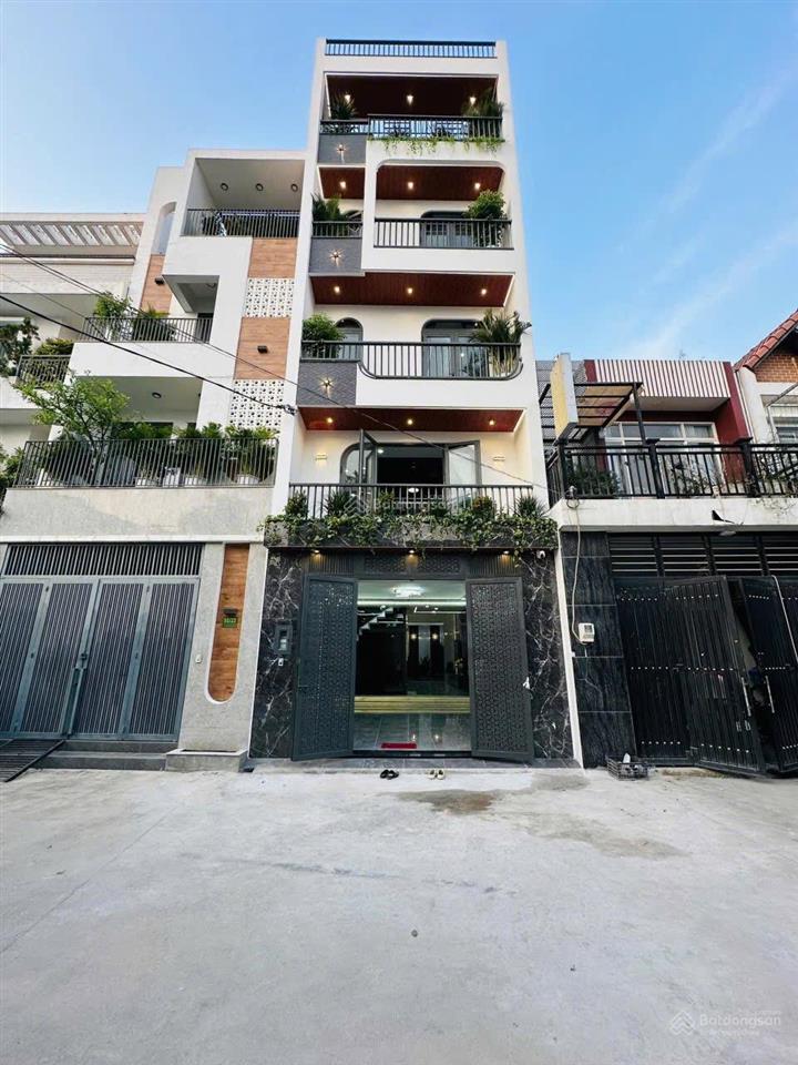 Nhà mới sổ hồng riêng ngang 5 dài 18. có thang máy. gần gò vấp ngã tư ga