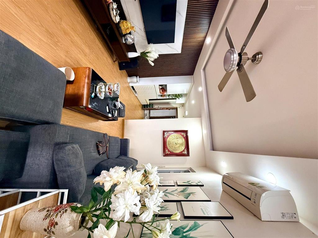 Chính chủ cần bán căn chung cư 2 phòng ngủ full nội thất đẹp chung cư gelexia. miễn trung gian