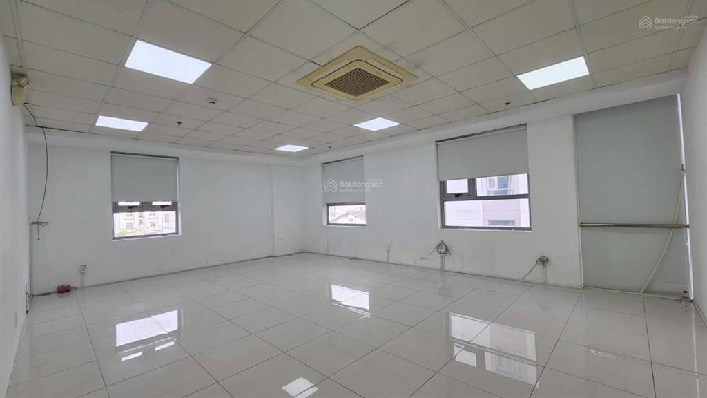 Chỉ với 7,5 triệu có ngay vp 45m2 tại luxcity 528 huỳnh tấn phát quận 7.  ms quyên 0902 823 ***