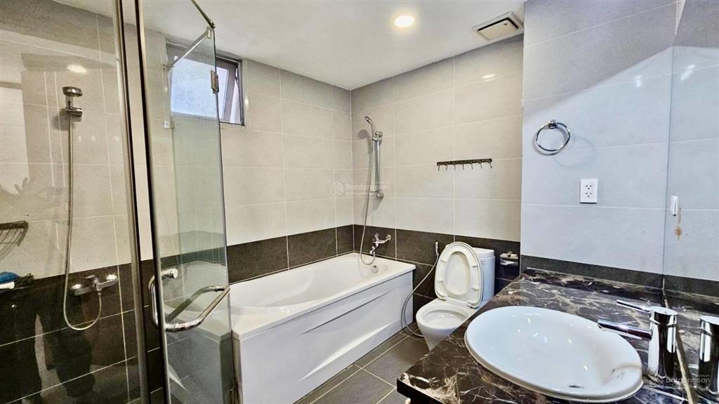 Chỉ với 14,5tr có ngay ch 121m2 3pn2wc tầng cao, view đẹp tại cosmo city quận 7.  0902 823 ***