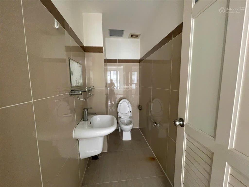 Chỉ với 10tr có ngay ch 161m2 4pn 4wc view đẹp tại era town đức khải quận 7.  quyên 0902 823 ***