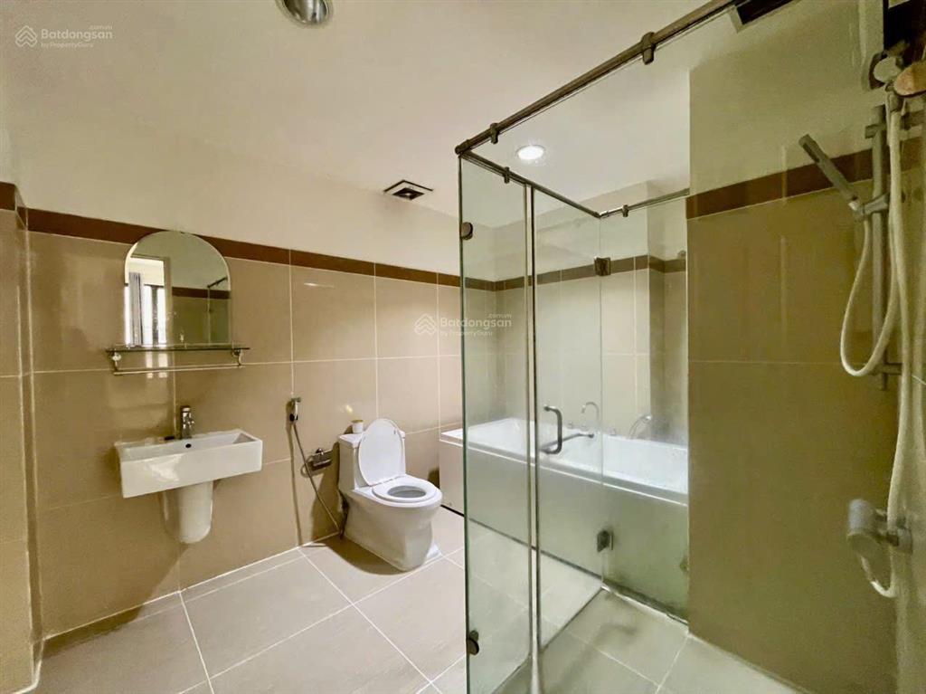 Chỉ với 10 triệu có ngay ch 161m2 3pn 4wc full nt tại cc era town đức khải quận 7.  0902 823 ***